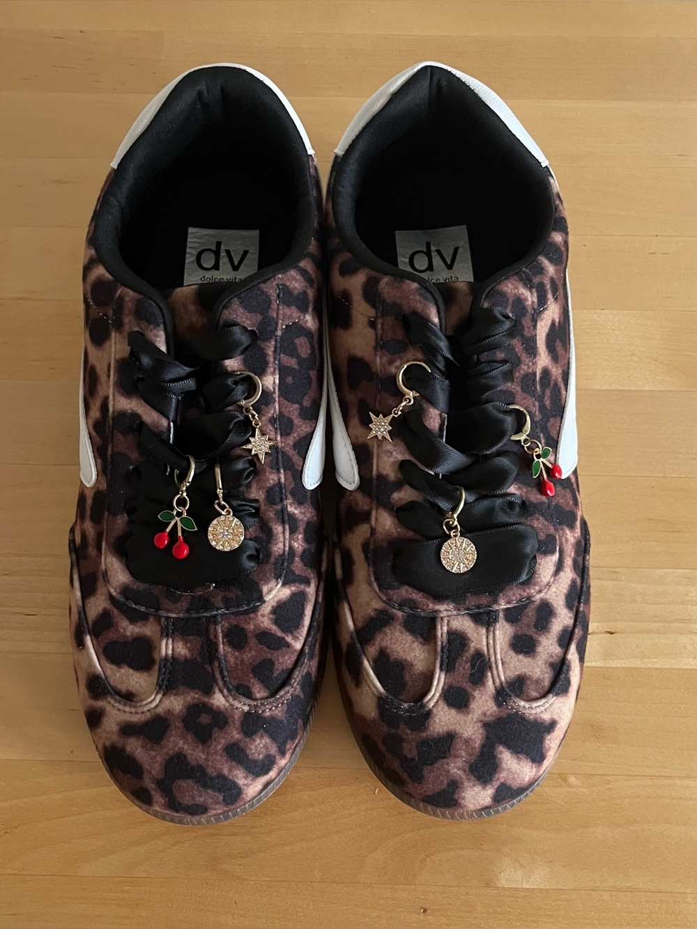 DV by Dolce Vita "Quantum Charm" Leopard
Animal Print Sneakers Sz 8.5
